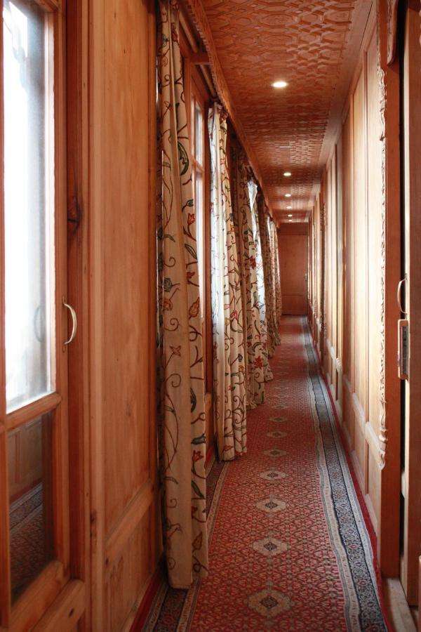 Khilona Luxury Heritage Houseboats Srinagar  Exterior photo