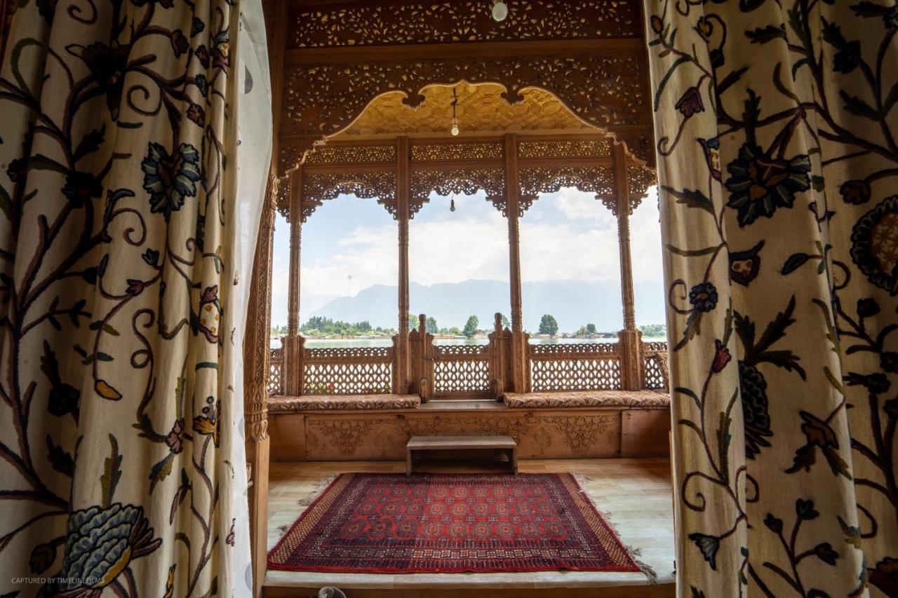 Khilona Luxury Heritage Houseboats Srinagar  Exterior photo